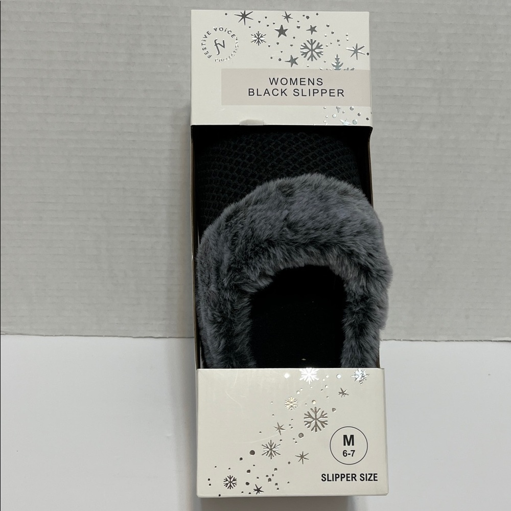 Cozy Black Slippers with Faux Fur Lining Plush Cushioning Memory Foam